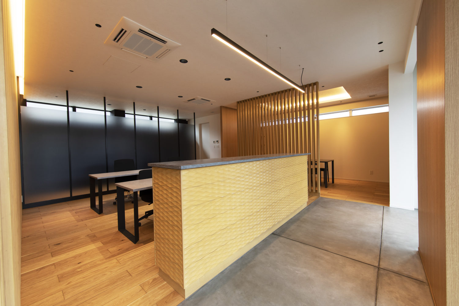 関西ハウス工業 本社社屋