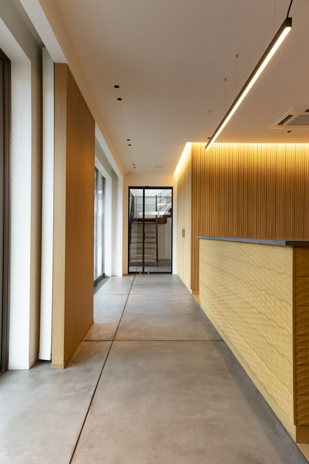 関西ハウス工業 本社社屋